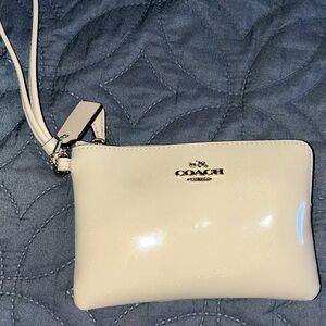 *LIKE NEW* COACH CORNER ZIP WRISTLET
